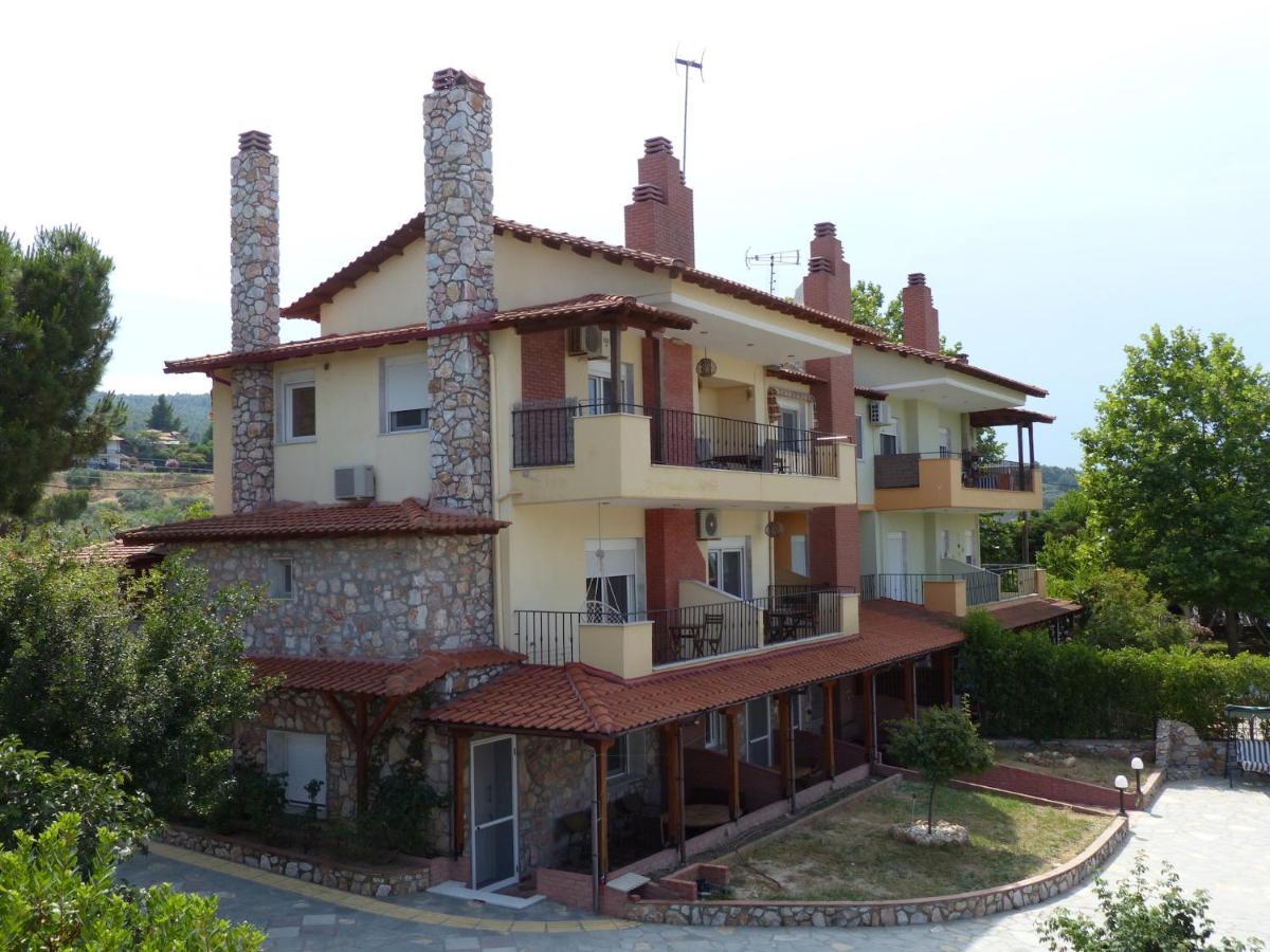 Makis Nest Apart-Hotel Вурвуру Екстер'єр фото