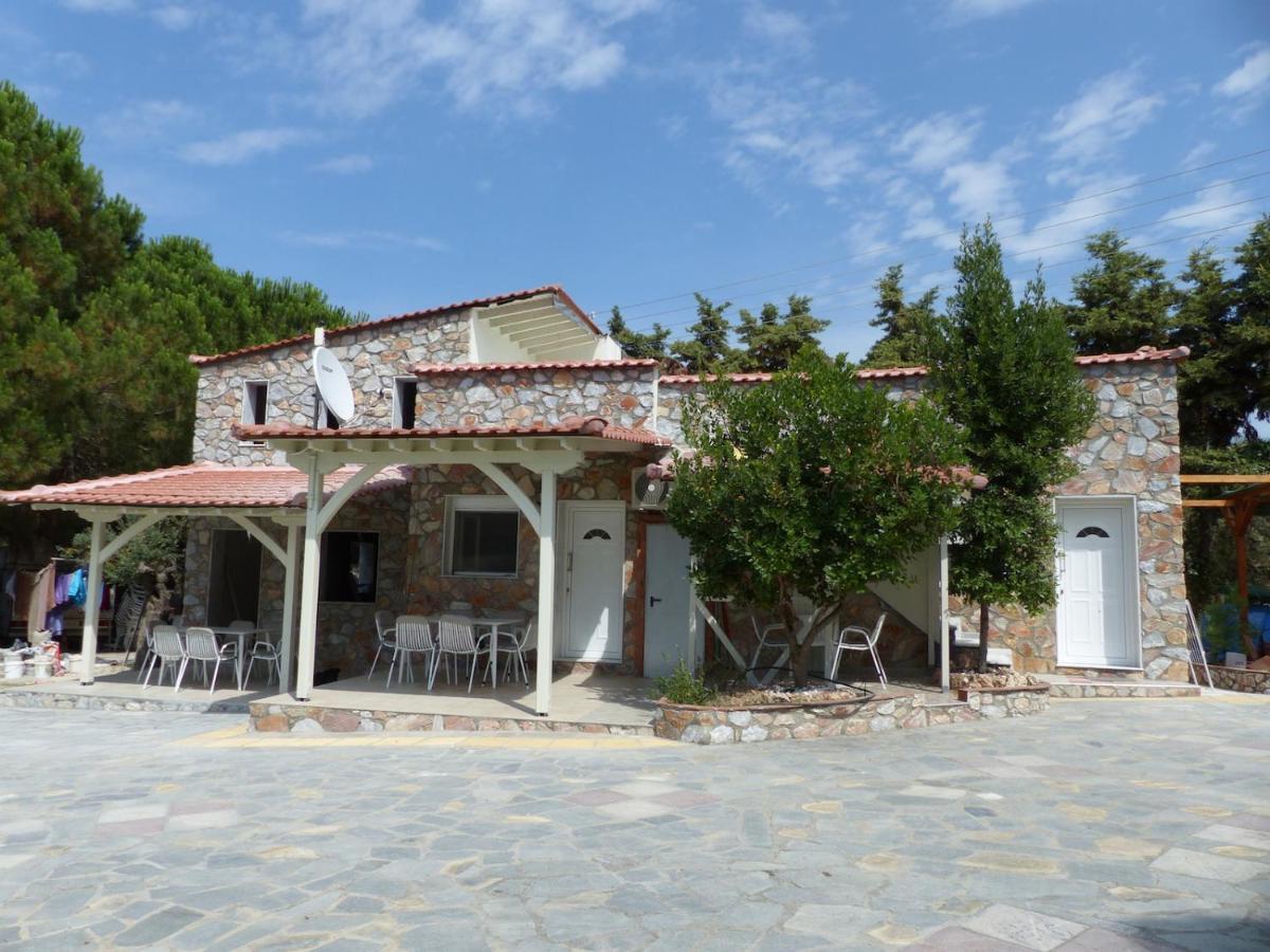 Makis Nest Apart-Hotel Вурвуру Екстер'єр фото