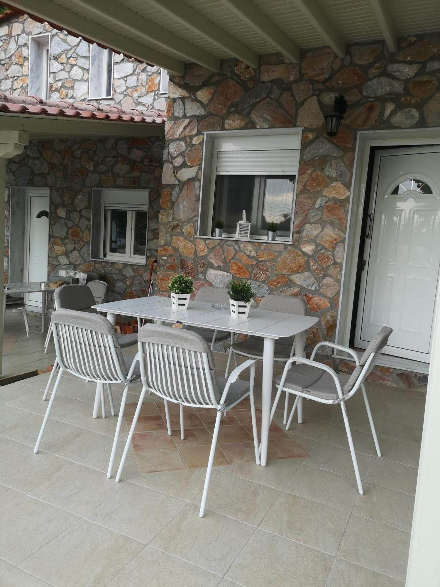 Makis Nest Apart-Hotel Вурвуру Екстер'єр фото