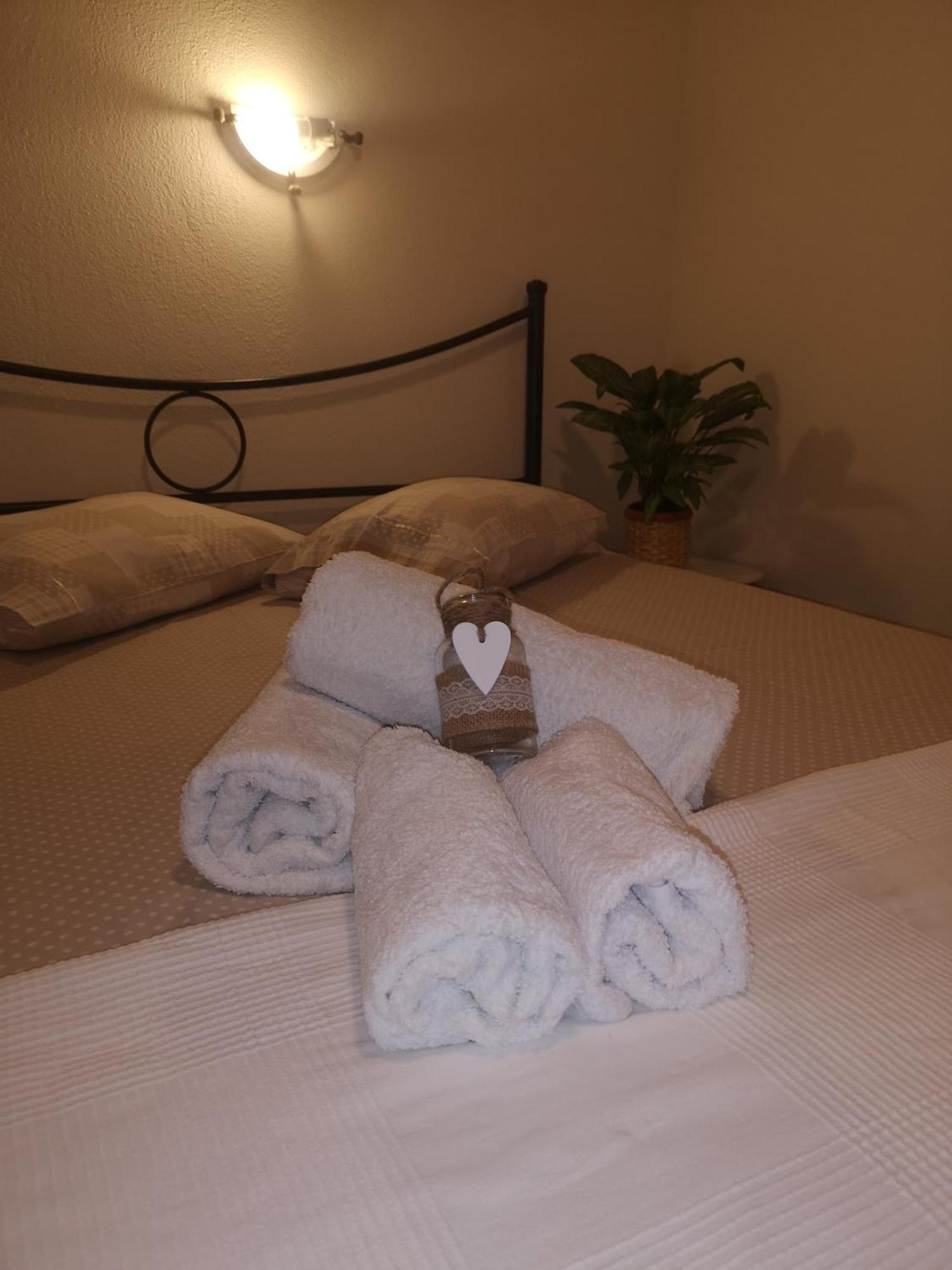 Makis Nest Apart-Hotel Вурвуру Екстер'єр фото