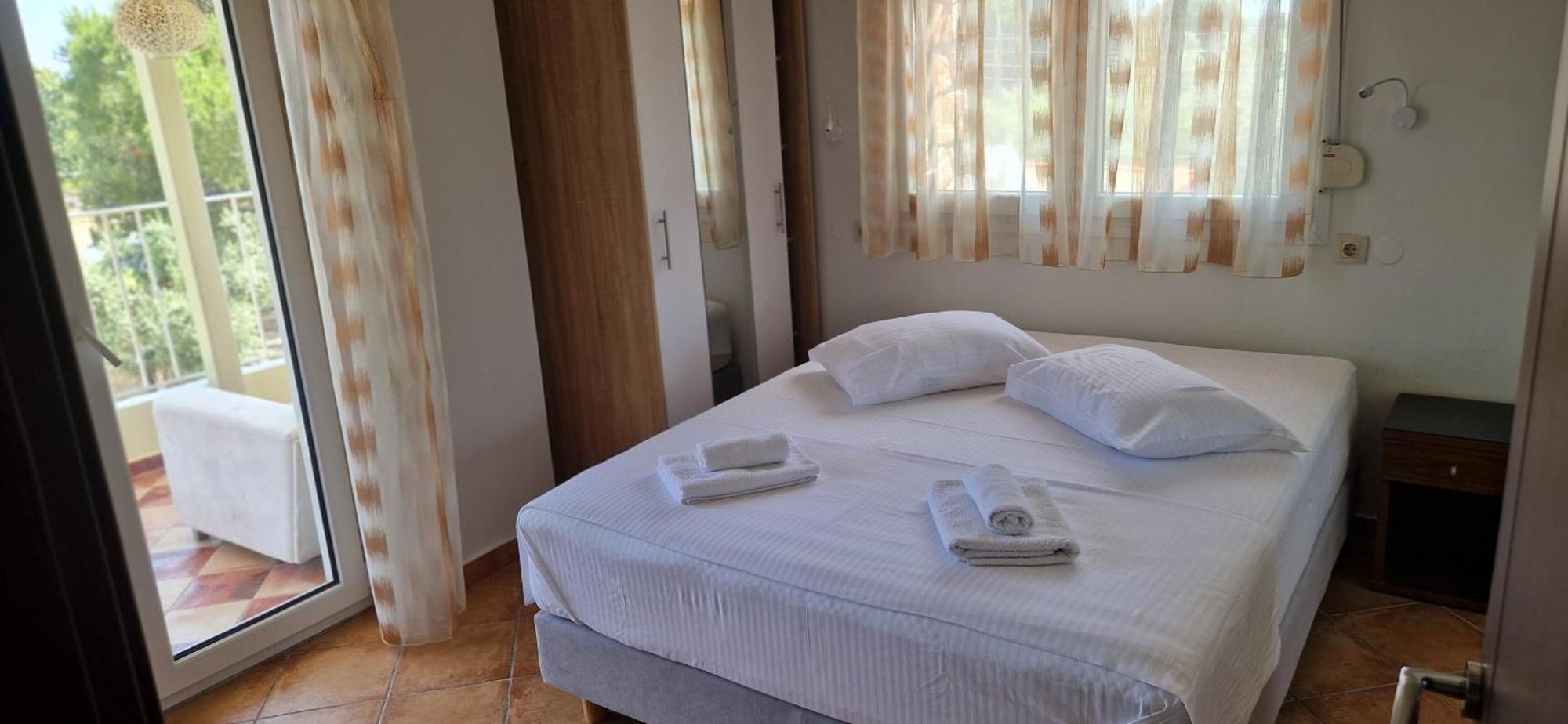 Makis Nest Apart-Hotel Вурвуру Екстер'єр фото
